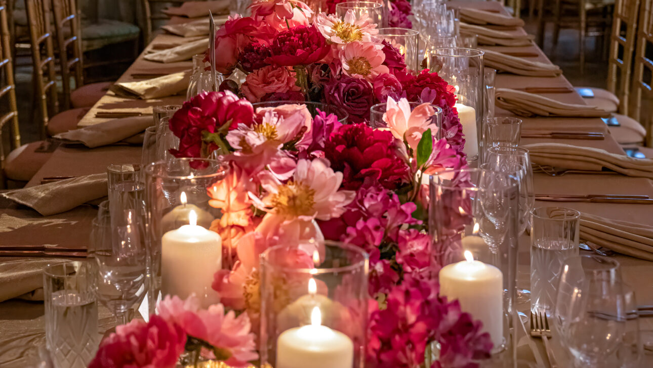 amfAR, The Foundation for AIDS Research, will honor Dionne Warwick and Dee Ocleppo Hilfiger in Palm Beach. Non-profit gala experts, Rafanelli Events, designed the event and guest experience including stunning tablescapes with bold florals and tent draped in stunning custom fabrics.