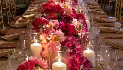 amfAR, The Foundation for AIDS Research, will honor Dionne Warwick and Dee Ocleppo Hilfiger in Palm Beach. Non-profit gala experts, Rafanelli Events, designed the event and guest experience including stunning tablescapes with bold florals and tent draped in stunning custom fabrics.