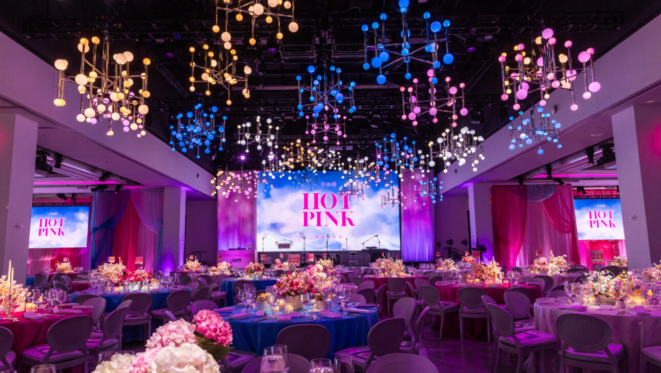 BCRF, Breast Cancer Research Foundation, Hot Pink Gala Fundrasier in New York City. Event desgined by Rafanelli Events featuring pink hues, dancing lights from the ceiling and stunning pink florals.