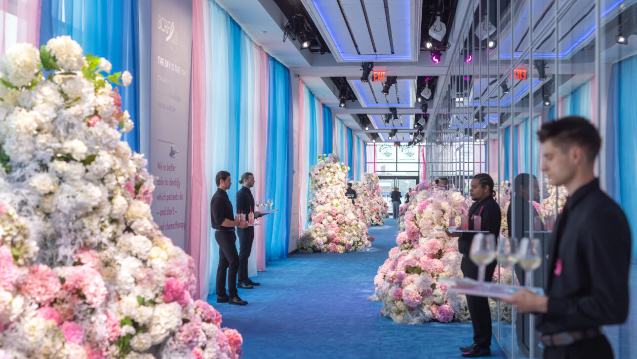BCRF, Breast Cancer Research Foundation, Hot Pink Gala Fundrasier in New York City. Event desgined by Rafanelli Events featuring cocktail hour lined with floor to ceiling florals and custom drapes.